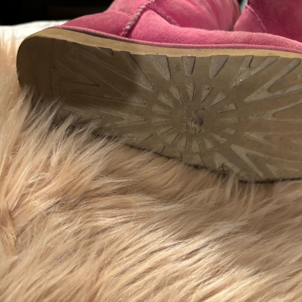 UGG LADIES BOOTS. - Picture 5 of 5